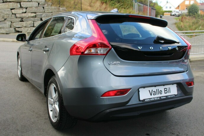 volvo-v40-bensin-2016-big-2