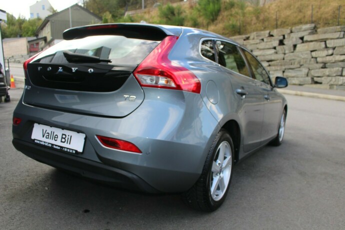 volvo-v40-bensin-2016-big-3
