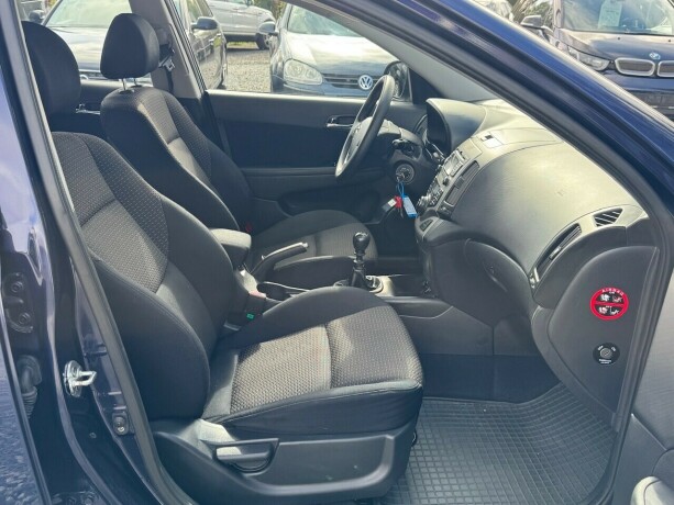 hyundai-i30-bensin-2008-big-9