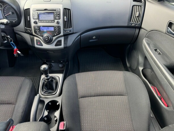 hyundai-i30-bensin-2008-big-17