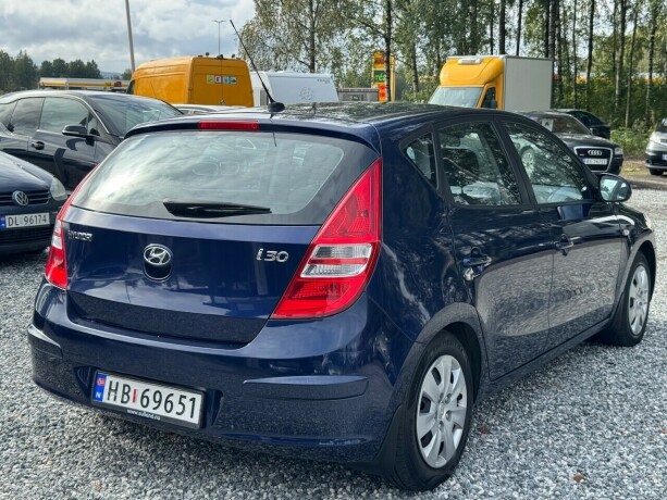hyundai-i30-bensin-2008-big-6