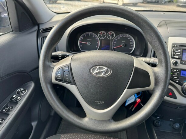 hyundai-i30-bensin-2008-big-15