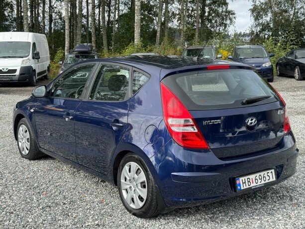 hyundai-i30-bensin-2008-big-4