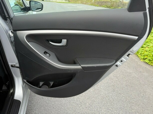 hyundai-i30-bensin-2013-big-10