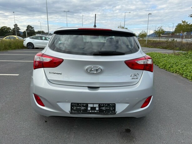 hyundai-i30-bensin-2013-big-3