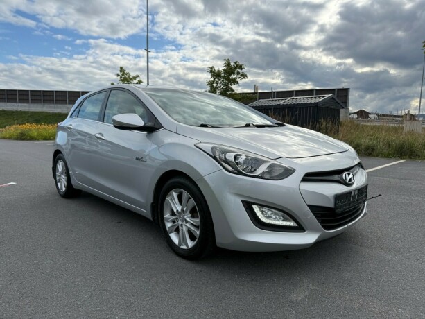 hyundai-i30-bensin-2013-big-6