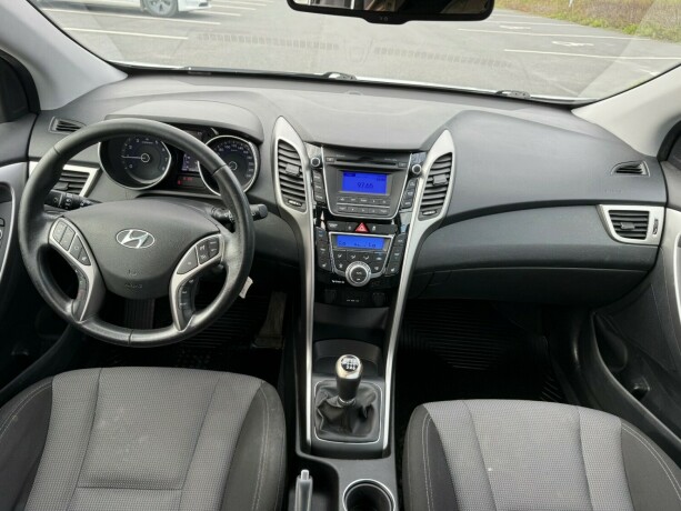 hyundai-i30-bensin-2013-big-17