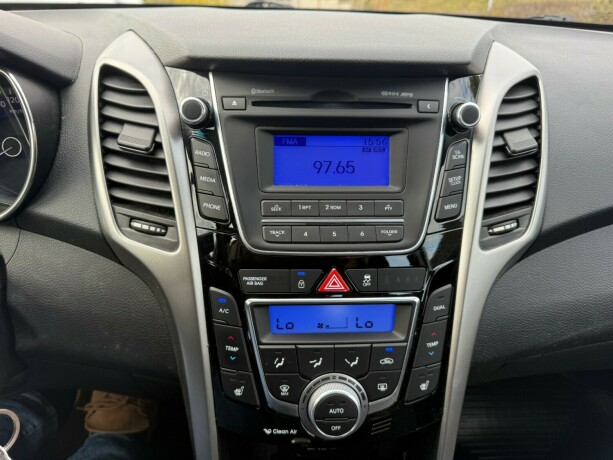 hyundai-i30-bensin-2013-big-21