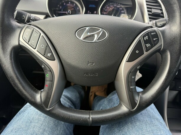 hyundai-i30-bensin-2013-big-23