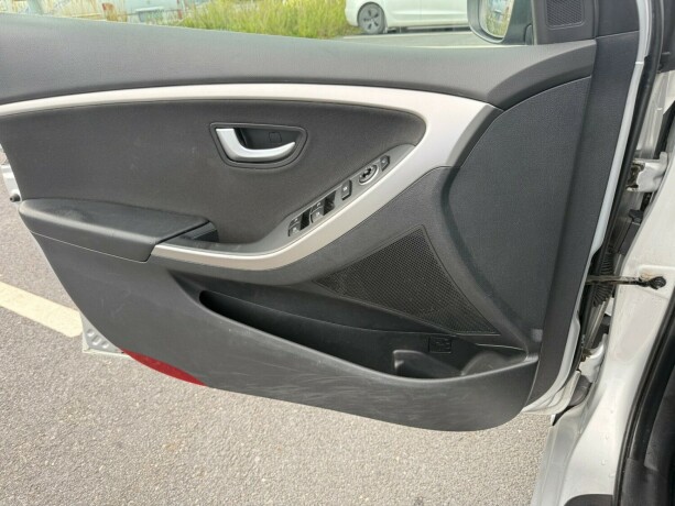 hyundai-i30-bensin-2013-big-16