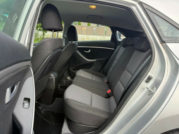 hyundai-i30-bensin-2013-big-14