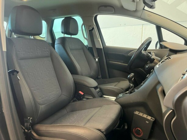 opel-meriva-diesel-2010-big-20