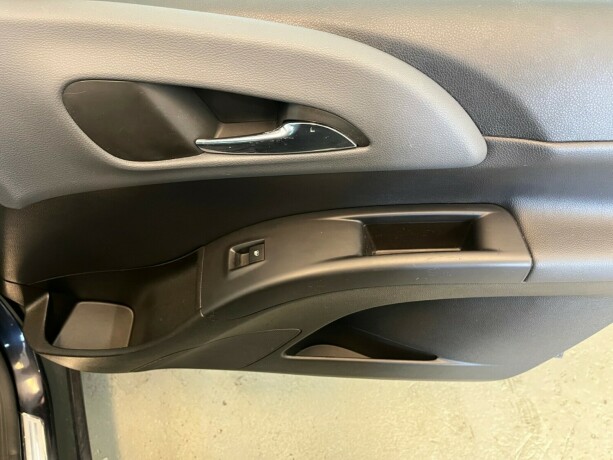 opel-meriva-diesel-2010-big-19