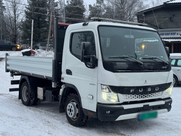 mitsubishi-fuso-canter-diesel-2024-big-1