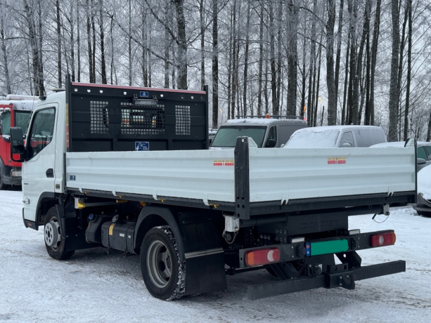 mitsubishi-fuso-canter-diesel-2024-big-5