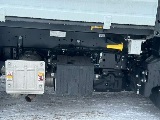 mitsubishi-fuso-canter-diesel-2024-big-23