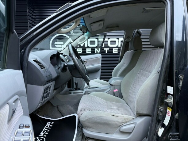 toyota-hilux-diesel-2009-big-24