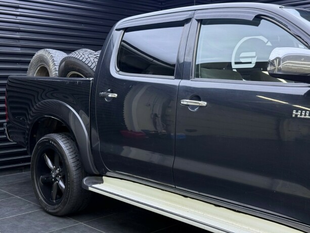 toyota-hilux-diesel-2009-big-8