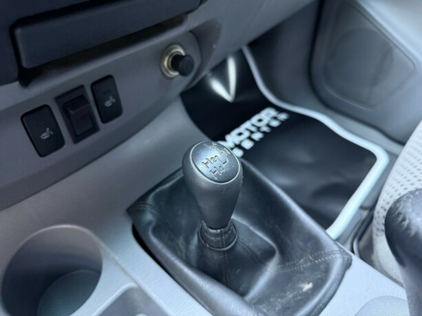 toyota-hilux-diesel-2009-big-21