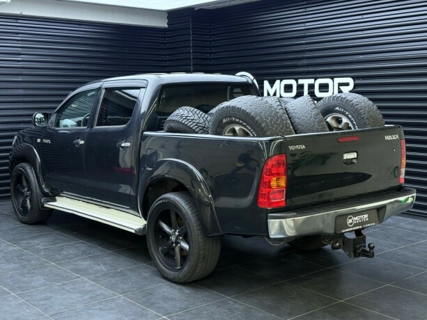 toyota-hilux-diesel-2009-big-1