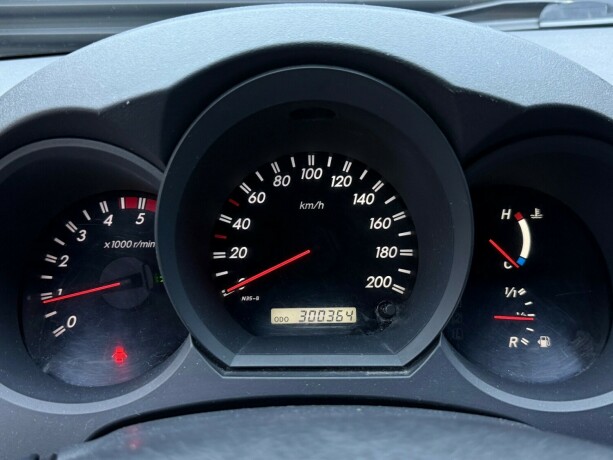toyota-hilux-diesel-2009-big-18