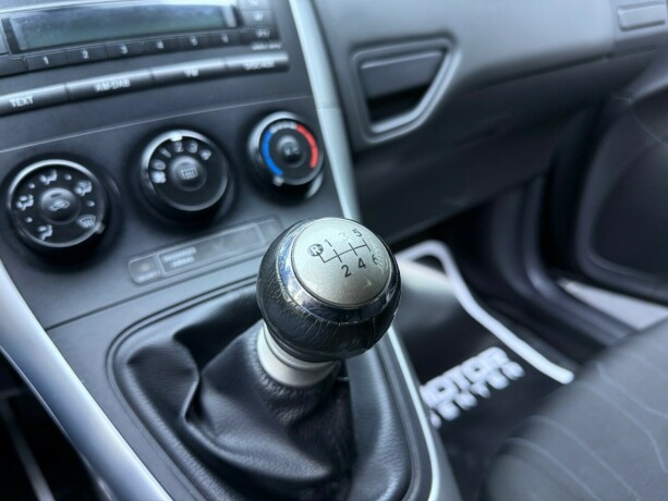 toyota-auris-bensin-2010-big-18