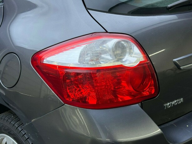 toyota-auris-bensin-2010-big-6