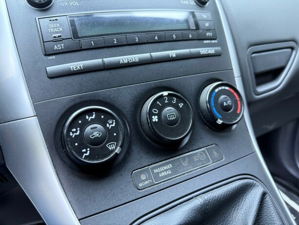 toyota-auris-bensin-2010-big-17