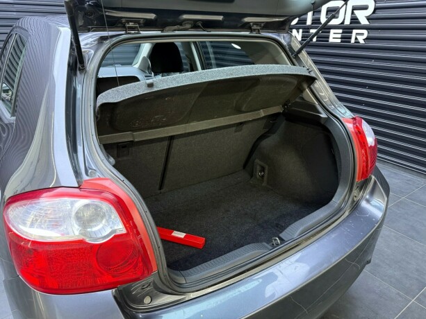 toyota-auris-bensin-2010-big-24