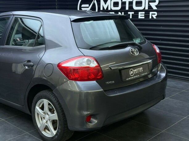 toyota-auris-bensin-2010-big-5