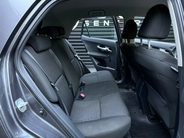 toyota-auris-bensin-2010-big-12