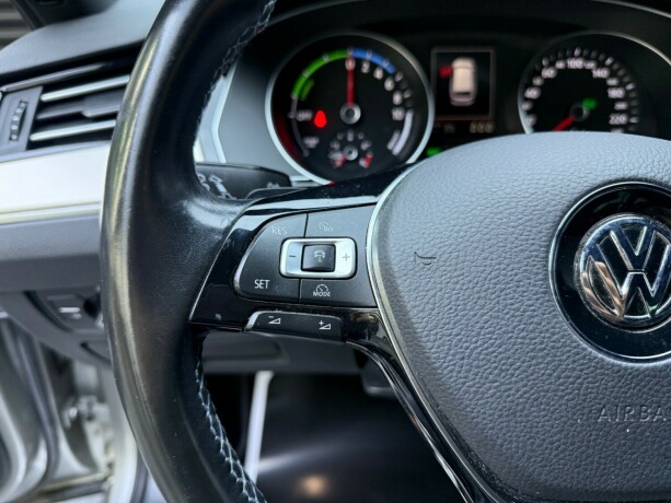 volkswagen-passat-elektrisitetbensin-2016-big-12
