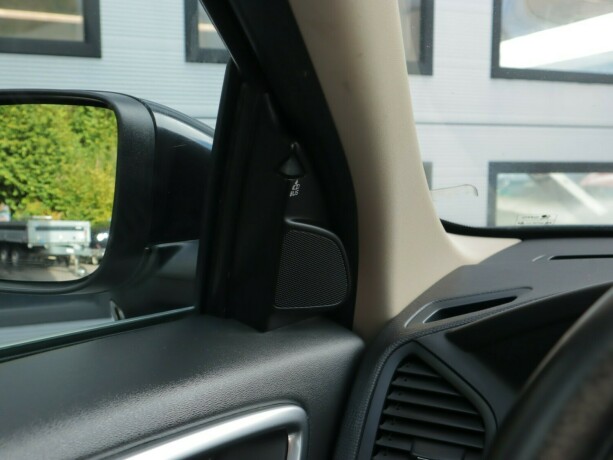 volvo-xc-60-diesel-2012-big-16