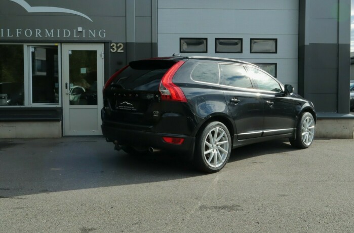 volvo-xc-60-diesel-2012-big-1