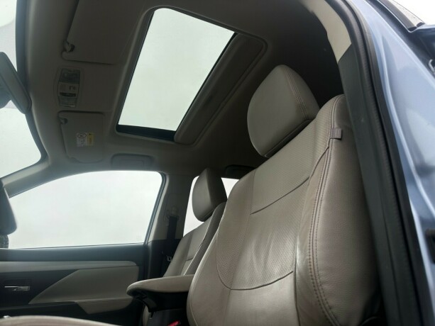 mitsubishi-outlander-elektrisitetbensin-2014-big-30