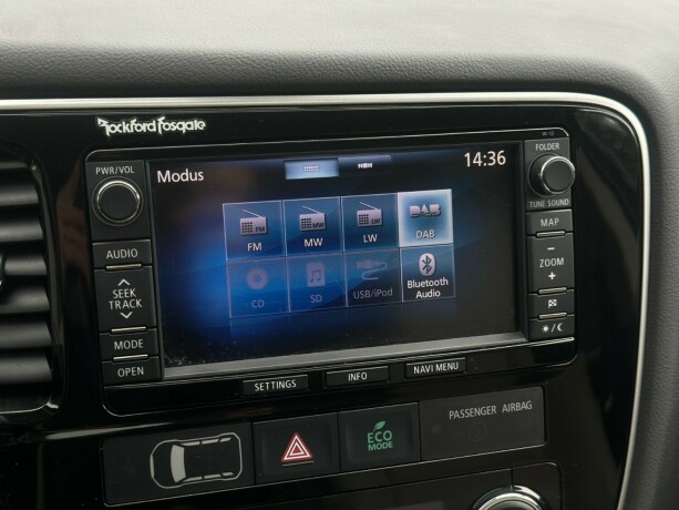 mitsubishi-outlander-elektrisitetbensin-2014-big-23