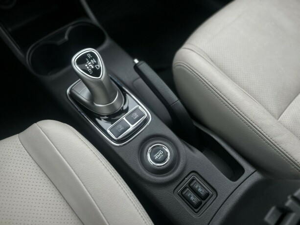 mitsubishi-outlander-elektrisitetbensin-2014-big-15