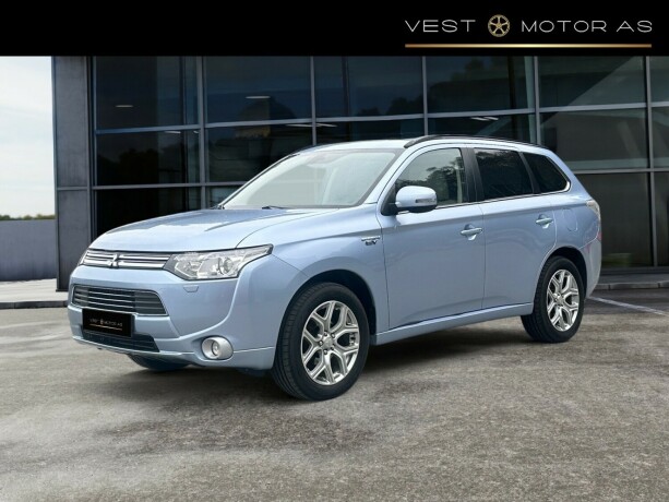 mitsubishi-outlander-elektrisitetbensin-2014-big-2