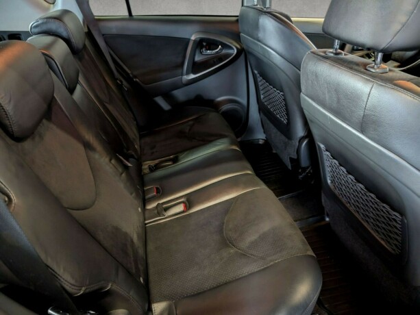toyota-rav4-bensin-2011-big-22