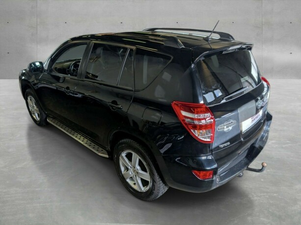toyota-rav4-bensin-2011-big-6