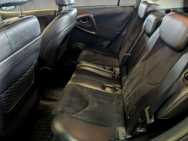 toyota-rav4-bensin-2011-big-20