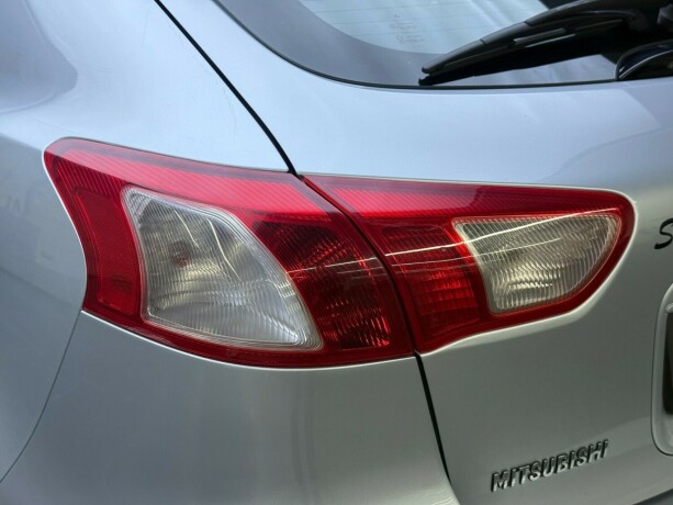 mitsubishi-lancer-bensin-2010-big-6
