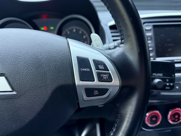 mitsubishi-lancer-bensin-2010-big-14