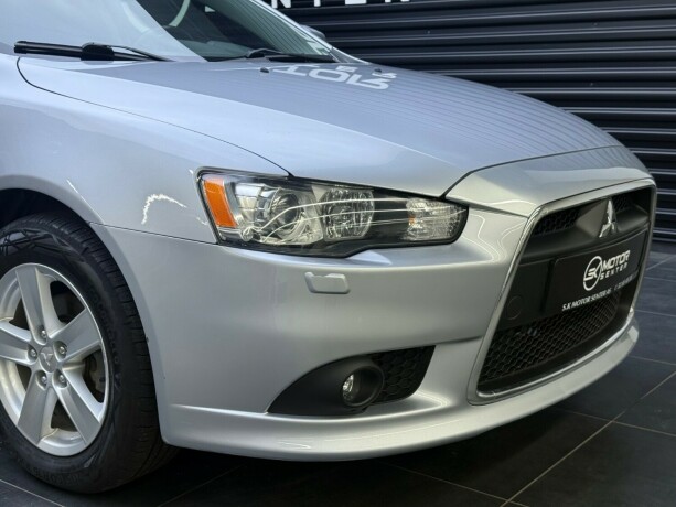 mitsubishi-lancer-bensin-2010-big-2