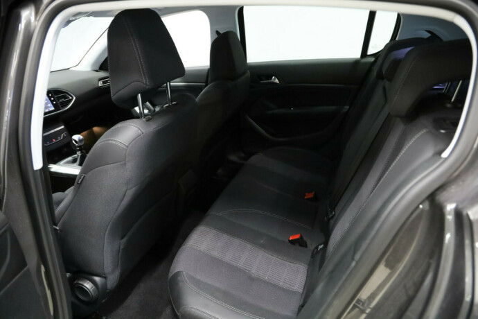 peugeot-308-bensin-2019-big-11