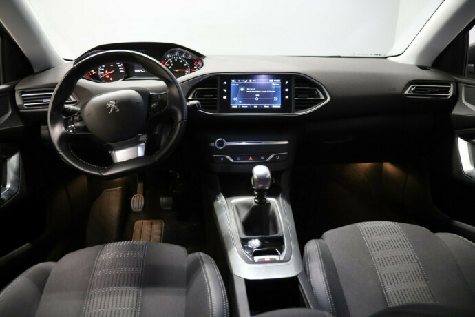 peugeot-308-bensin-2019-big-7