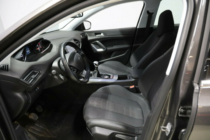 peugeot-308-bensin-2019-big-6