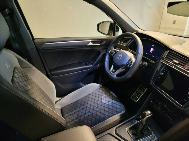 volkswagen-tiguan-elektrisitetbensin-2021-big-15