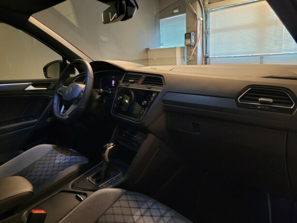 volkswagen-tiguan-elektrisitetbensin-2021-big-14