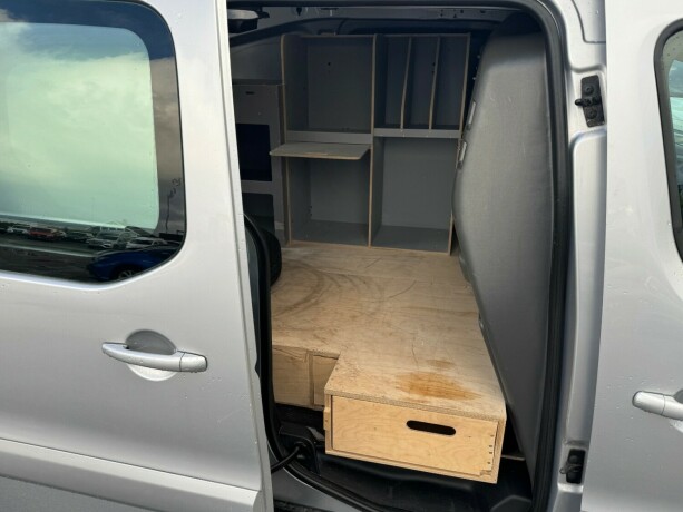 peugeot-partner-diesel-2014-big-13